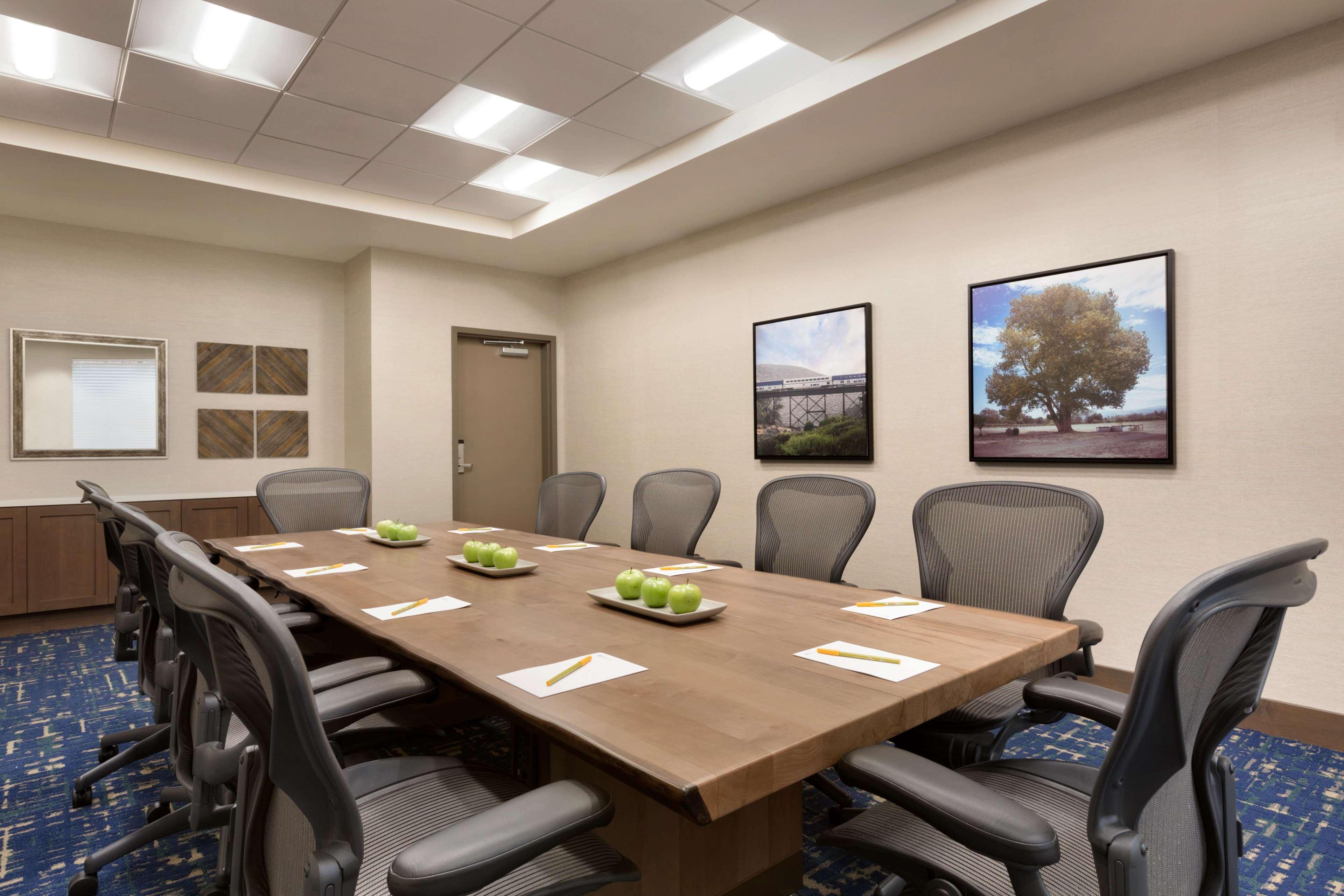 Hilton Garden Inn Lompoc, Ca Bagian luar foto